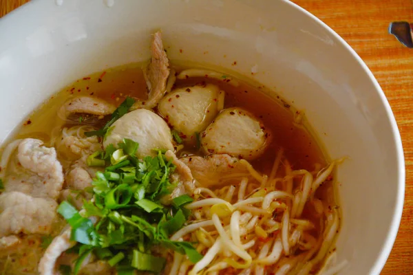 Noodle Tom Yam bakgrund — Stockfoto