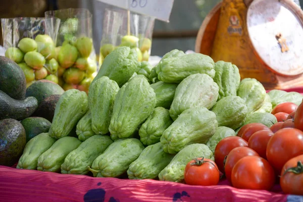 Chayote fruit op de markt — Stockfoto