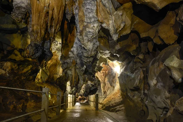 Chiang Dao jaskini w Chiangmai Tajlandia — Zdjęcie stockowe