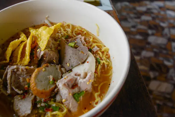 Noodle Tom Yam, comida tailandesa — Fotografia de Stock