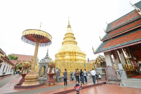 LAMPHUN- DEC 17,2016: Wat Phra Quel tempio di pagoda di Hariphunchai nella provincia settentrionale vicino a Chiengmai. — Foto Stock