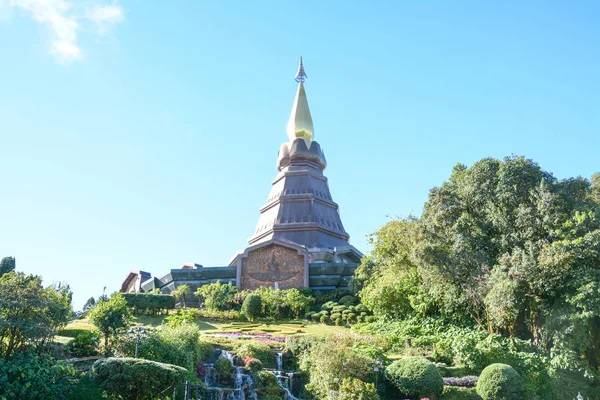 Pagoda på musen (Noppa methanidon-nop pha phon phum siri stupa), Doi Inthanon National Park, Thailand. — Stockfoto