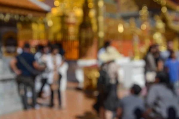 Zaburzenia ruchu osób chodzących dookoła świątyni, Chiang Mai, Tajlandia — Zdjęcie stockowe