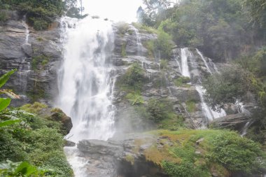 Doi Inthanon, Chiangmai, Tayland Wachirathan waterfal
