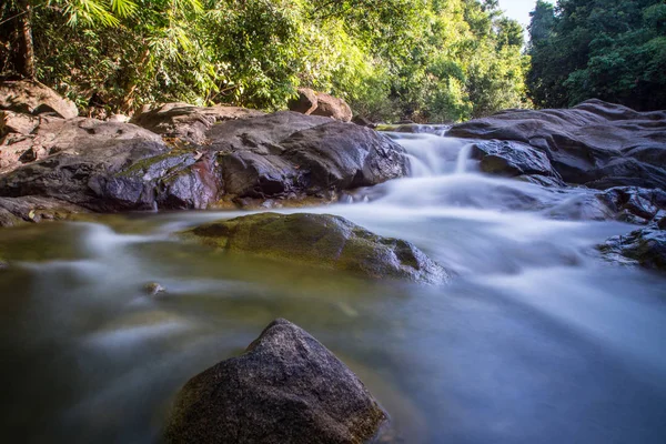 Klong Pai nimet şelale Tayland Chanthaburi ili — Stok fotoğraf