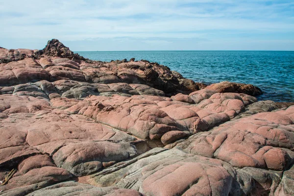 Playa de piedra rosa, Chantaburi en Tailandia — Foto de Stock