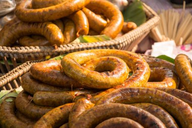 Sai aua, Kuzey Tayland baharatlı sucuk, Tayland gıda