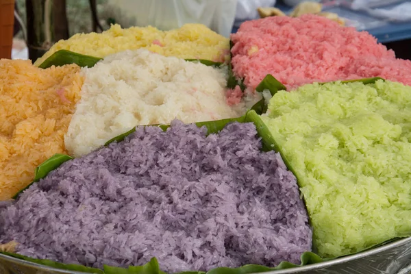Riz collant coloré dessert thaïlandais traditionnel — Photo