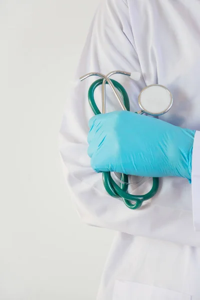 Médico tomando estetoscopio, concepto médico — Foto de Stock