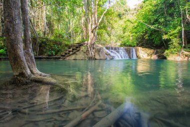 Huaymaekamin şelale il Kanchanaburi, Tayland