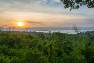 Huaymaekamin şelale Kanchanaburi ili, Tha güneş doğarken