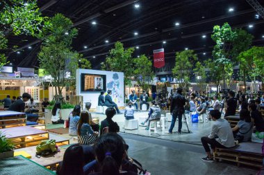 Nonthaburi - 6 Mayıs 2017: İnsanlar mimar expo'17 .