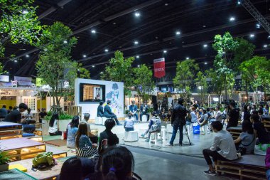 Nonthaburi - 6 Mayıs 2017: İnsanlar mimar expo'17 .