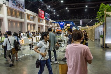 Nonthaburi - 6 Mayıs 2017: İnsanlar mimar expo'17 .