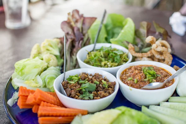 Smårätter för norra traditionell thailändsk mat - norra thailändska — Stockfoto