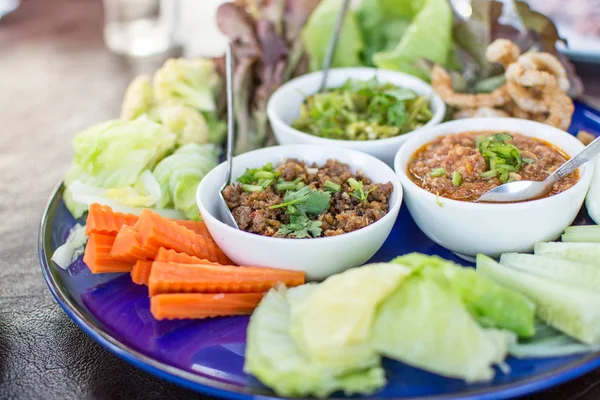 Smårätter för norra traditionell thailändsk mat - norra thailändska — Stockfoto