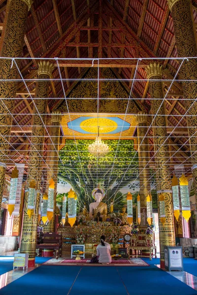 南, 泰国-2016年12月16日: 普吉岛卧佛寺 — 图库照片