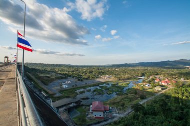 Khundanprakanchon Barajı Nakornnayok, Tayland.
