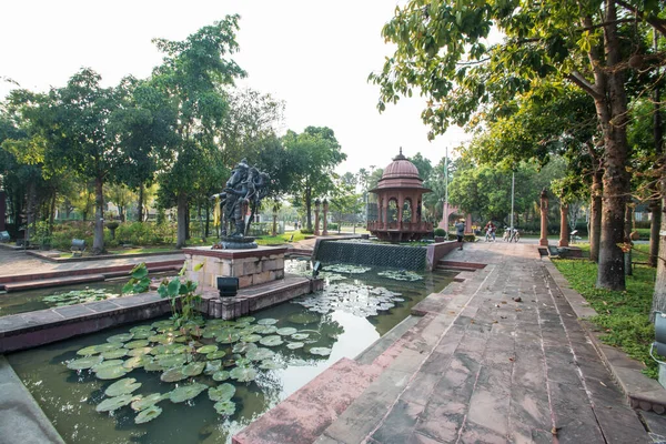 Indie Zahrada Přes Větve Dělových Koulí Rajapruek Park Chiang Mai — Stock fotografie