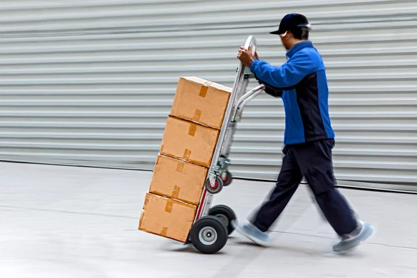 Consegna con carrello a mano — Foto Stock