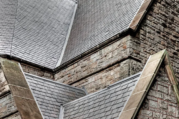 旧瓷砖屋顶 — 图库照片