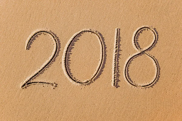 Новый 2015 год написан на песке — стоковое фото