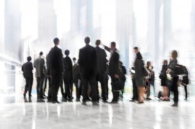 bir grup insan lobi İş Merkezi