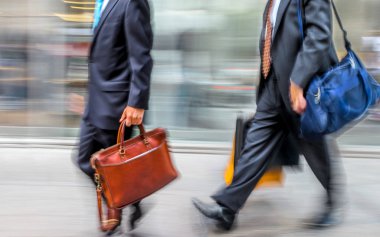 Grup iş adamları sokak