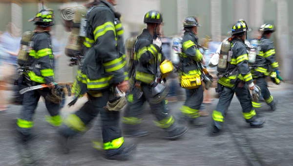 Brandbekämpfung Und Minenopfer Hilfe Vorsätzliche Bewegungsunschärfe — Stockfoto