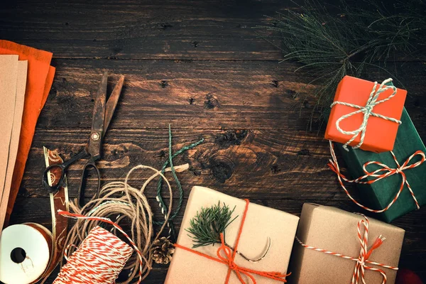 Handgefertigte Weihnachtsgeschenkschachtel — Stockfoto