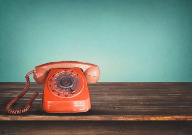 Eski retro kırmızı telefon 