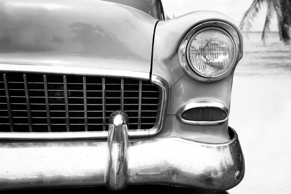 ビンテージの古典的な車を駐車 — ストック写真