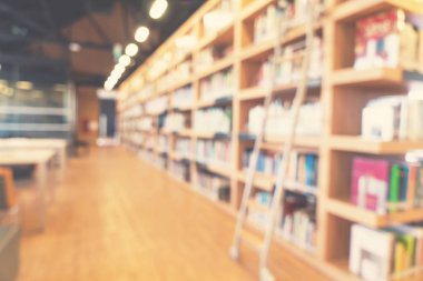 Kütüphane içinde bulanık bookshelf