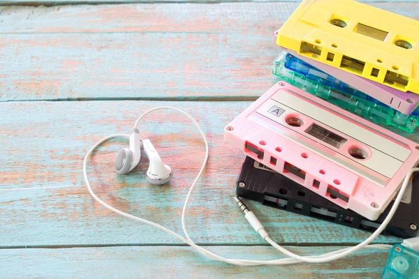 Tape cassette met oortelefoon — Stockfoto