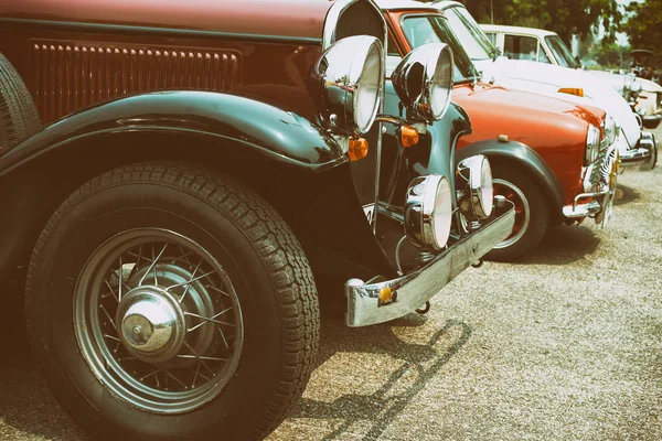 Старое фото классического автомобиля — стоковое фото