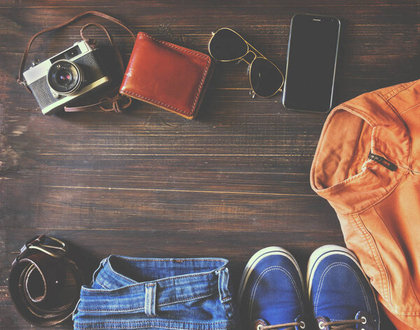 модный аксессуар для хипстеров на старом деревянном фоне
 