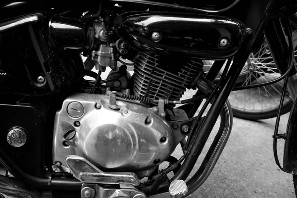 Blanco y negro de la máquina de motocicleta —  Fotos de Stock