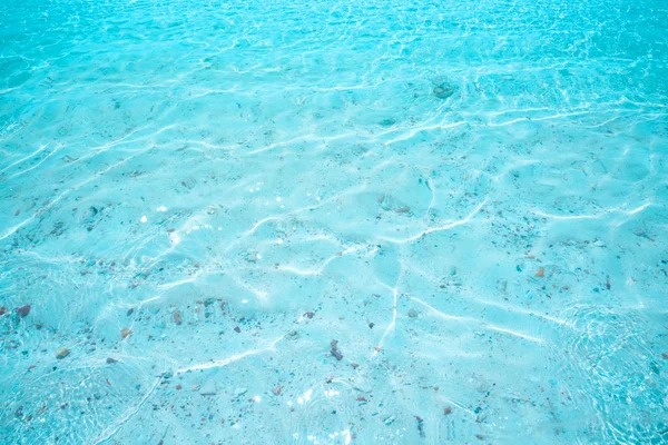 Hermosa superficie submarina clara . — Foto de Stock
