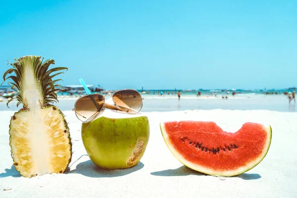 Früchte im Sommer — Stockfoto
