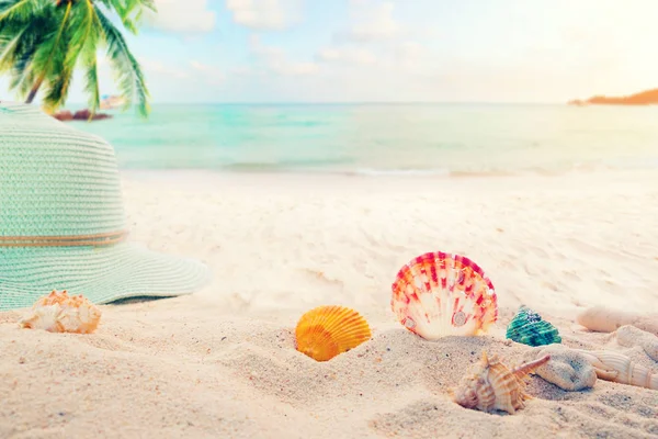 Trópusi tengerparton nyáron rekreáció fogalma — Stock Fotó