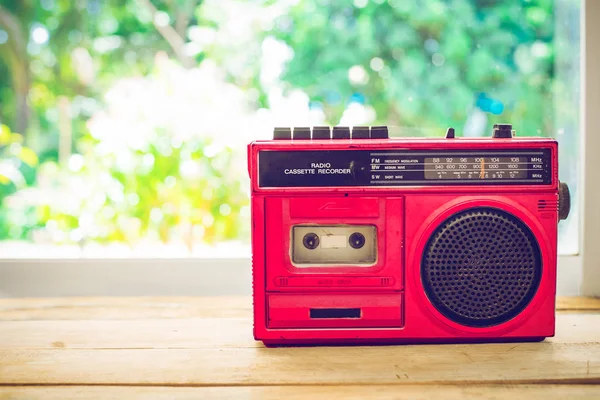 Radio retro czerwony kolor — Zdjęcie stockowe