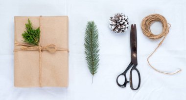 El sanatları ve el yapımı mevcut hediye kutuları