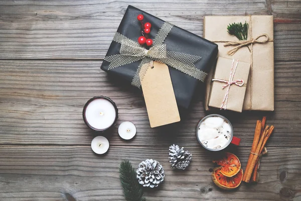 Noel hediyesi hediye kutusu — Stok fotoğraf