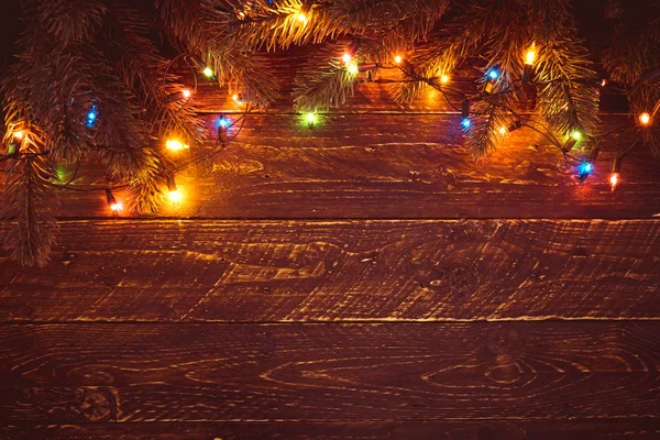 Noel ağacı ve renkli ışık ampul — Stok fotoğraf