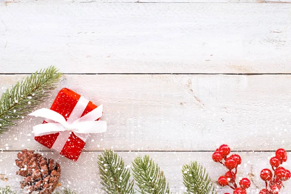 Kerst aanwezig de giften van het rode vak — Stockfoto