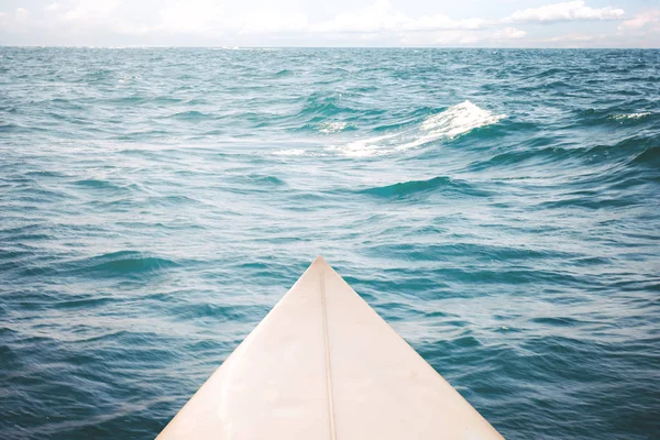 Witte Surfplank Zee Zomerseizoen Vintage Effect Kleurenfilter — Stockfoto