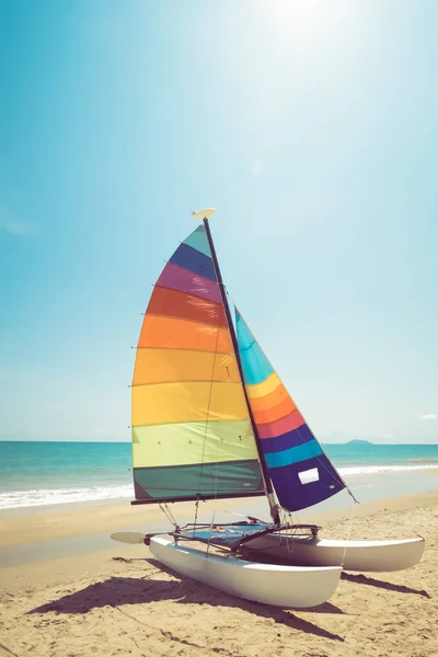 Colorful Sailboat Tropical Beach Summer Vintage Coor Effect — Stock Photo, Image