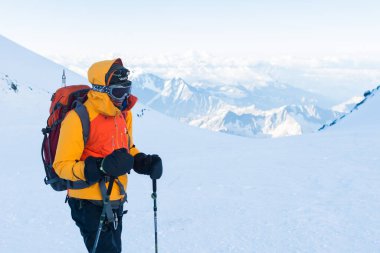 Kafkasya / Rusya - 06 / 08 / 2018 Dağcı Grubu Elbrus Dağı zirvesine tırmanıyor