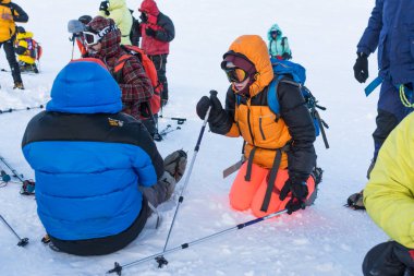Kafkasya / Rusya - 06 / 08 / 2018 Dağcı Grubu Elbrus Dağı zirvesine tırmanıyor