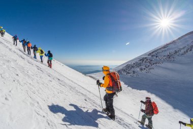 Kafkasya / Rusya - 06 / 08 / 2018 Dağcı Grubu Elbrus Dağı zirvesine tırmanıyor